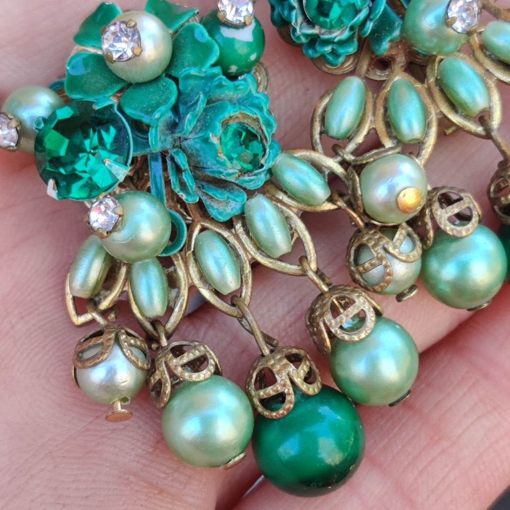 Vintage Beau's Jewels Green Rhinestone And Pearl Flower Earrings - Picture 6 of 7